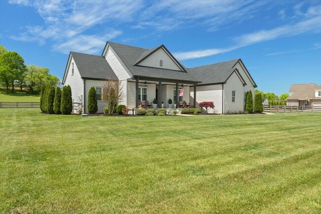 427 Carters Creek Pike in Columbia, TN - Building Photo - Building Photo