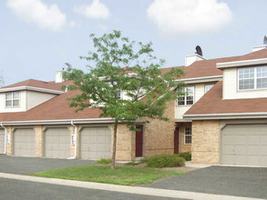 Deer Run Apartments in Milwaukee, WI - Building Photo - Building Photo
