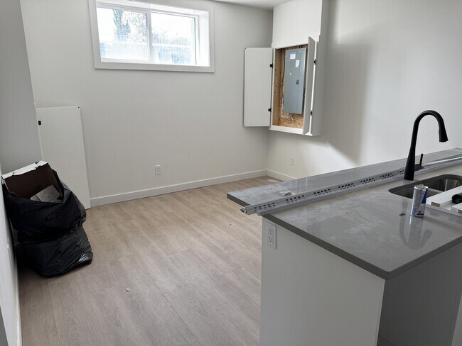 9636-9160 160 St NW in Edmonton, AB - Building Photo - Building Photo