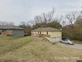 2330 N 75th Terrace in Kansas City, KS - Building Photo