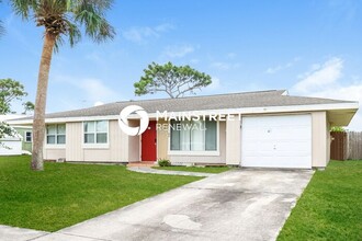 1096 Galty Cir NE in Palm Bay, FL - Building Photo - Building Photo