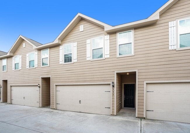 552 Solomon Ln in Brookshire, TX - Building Photo - Building Photo