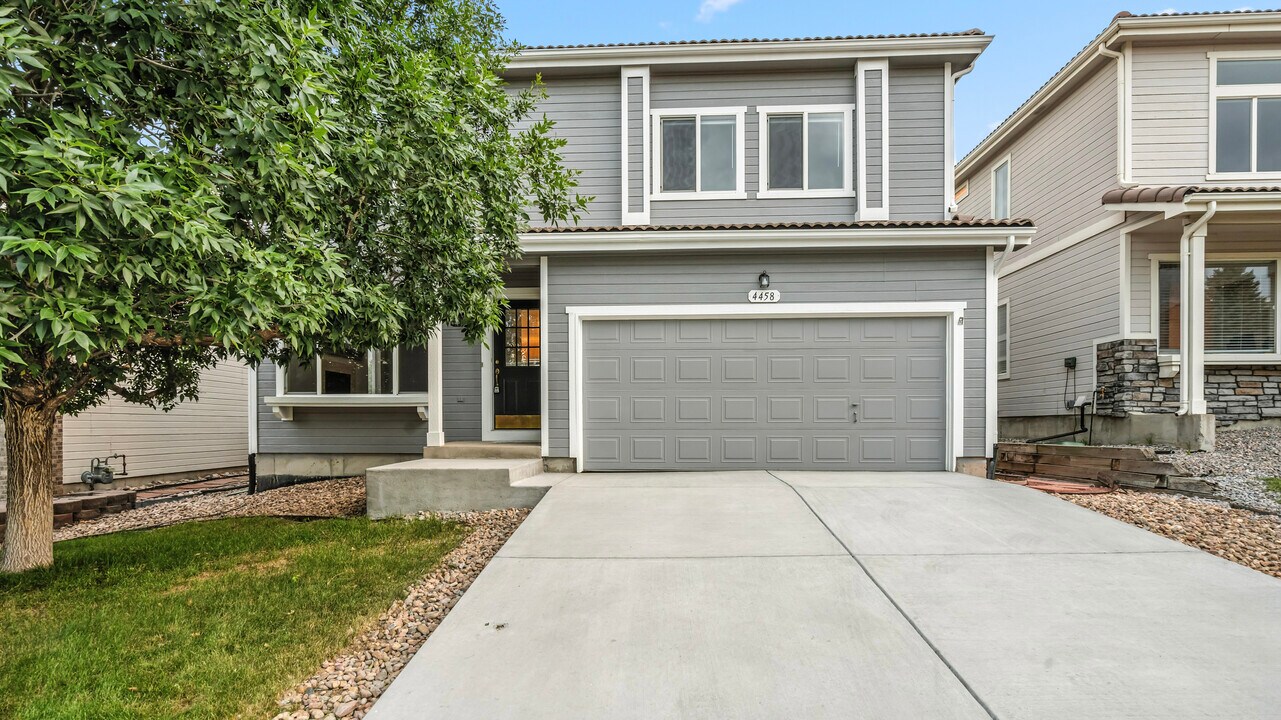 4458 Lyndenwood Pt in Highlands Ranch, CO - Building Photo