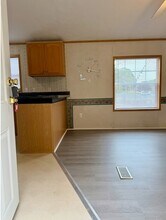 260 Norwich-New London Turnpike in Montville, CT - Building Photo - Building Photo