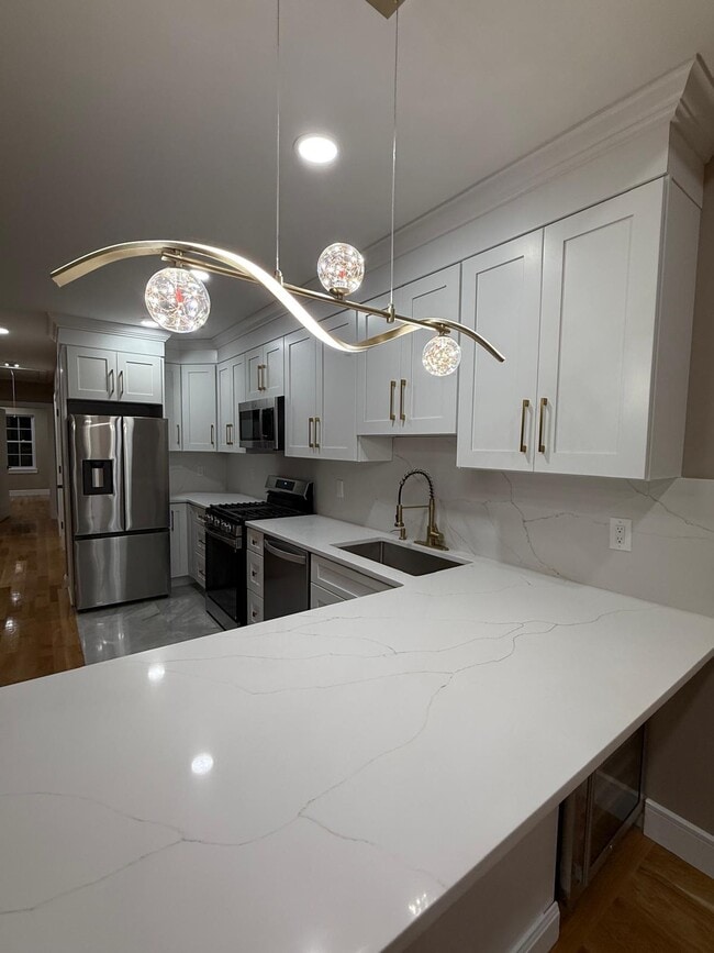 13 Brook St, Unit 2 in Belleville, NJ - Building Photo - Building Photo