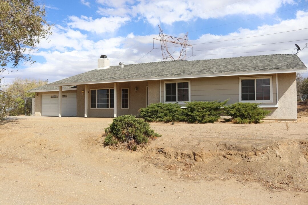 7847 Braceo St in Hesperia, CA - Building Photo