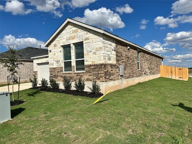 281 Seven Seas Dr in Kyle, TX - Building Photo - Building Photo