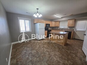 1292 Hammerstone Dr in Idaho Falls, ID - Building Photo - Building Photo