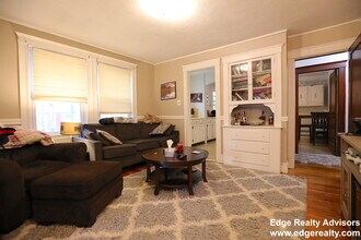 114 Nonantum St, Unit 1 in Boston, MA - Foto de edificio - Building Photo