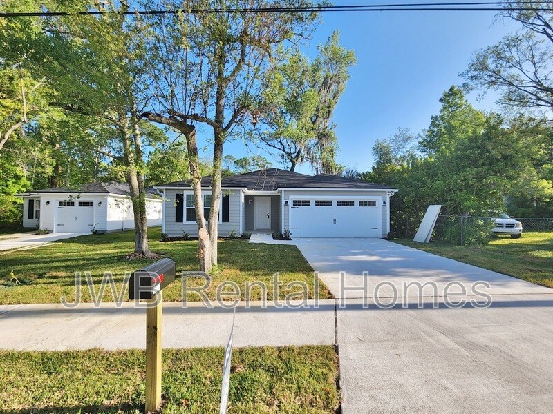 8477 Firetower Rd in Jacksonville, FL - Building Photo
