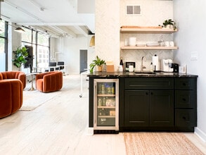 1113 W Armitage Ave, Unit Storefront- AMRITAGE AVE. in Chicago, IL - Building Photo - Building Photo