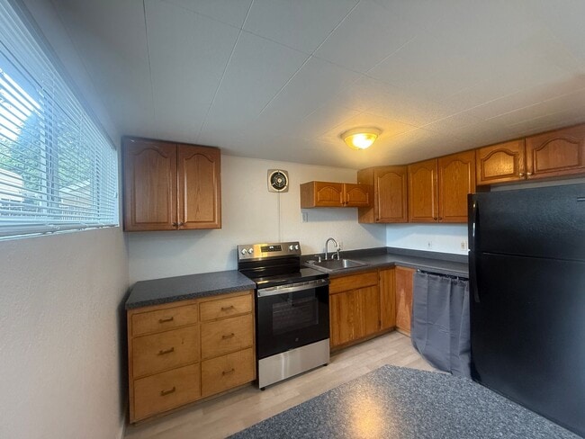 property at 1038 Alder Ave