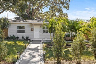 4350 1st Ave S in St. Petersburg, FL - Building Photo