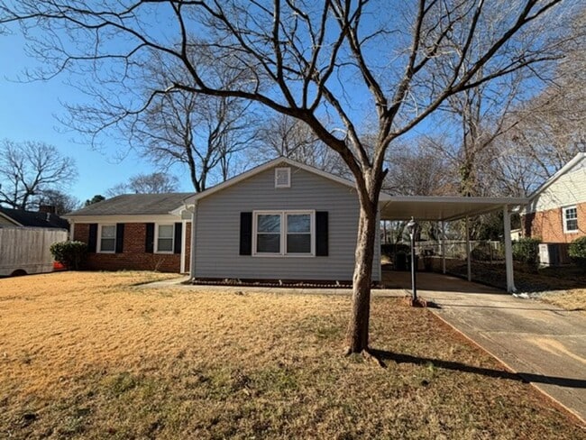 643 Woodhaven Dr in Burlington, NC - Building Photo - Building Photo