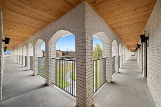 5911 Sheridan Ave in Austin, TX - Foto de edificio - Building Photo