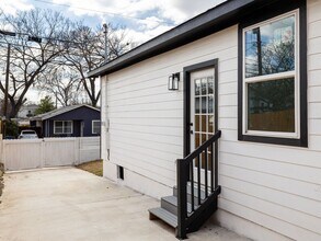 2308 Santa Maria St in Austin, TX - Building Photo - Building Photo
