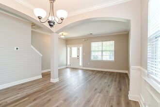 4022 Linville Falls Ln in Monroe, NC - Foto de edificio - Building Photo