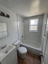420 NW 10th St in Miami, FL - Building Photo - Building Photo
