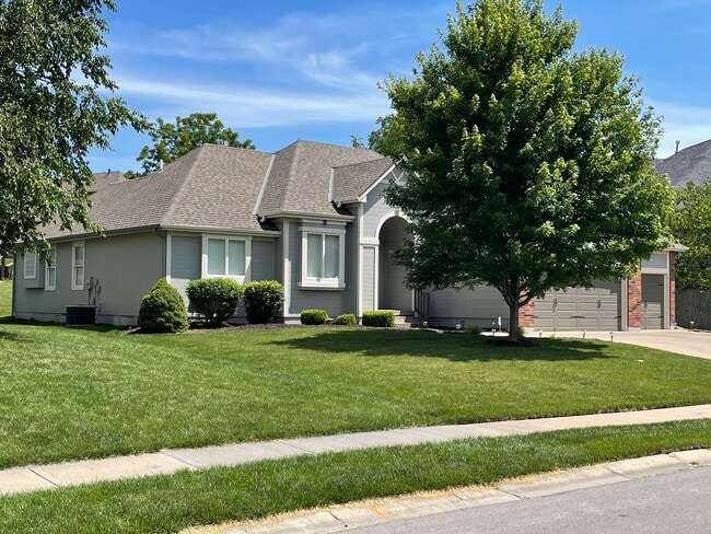 property at 505 S Lakeshore Dr