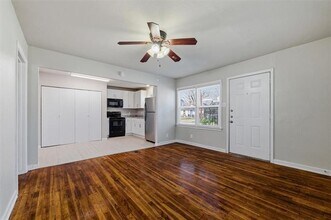 110 Poplar St in Waxahachie, TX - Building Photo - Building Photo