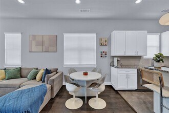 228 Wimberly St, Unit 712-Furnished in Fort Worth, TX - Building Photo - Building Photo