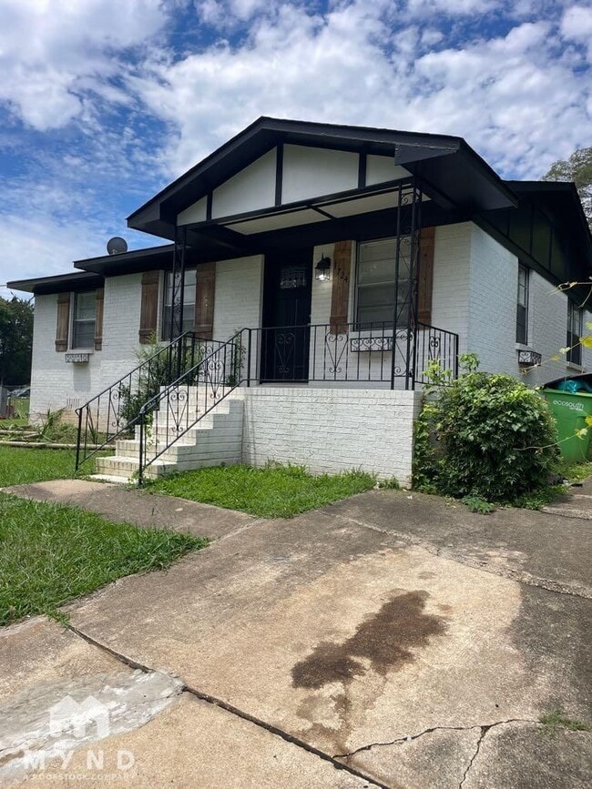 property at 1724 Linden St