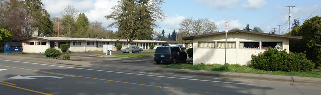 Waverly Lake Apartments