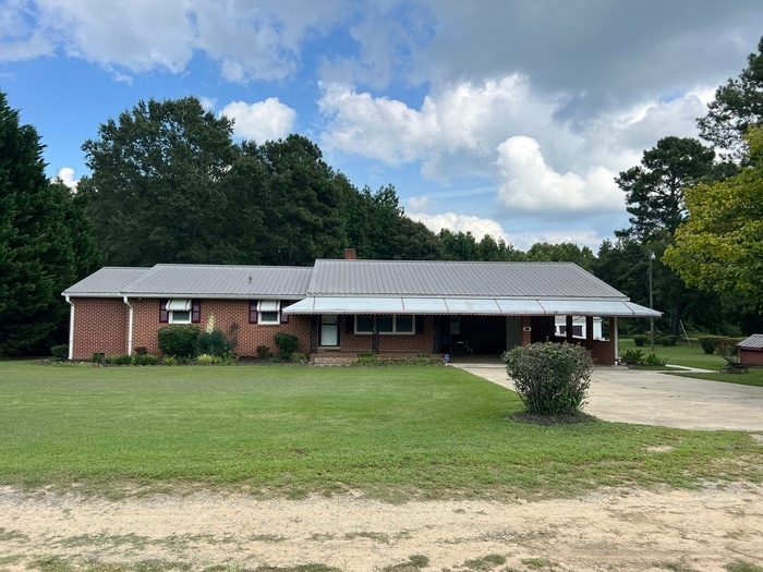 217 Peony Ln in Roanoke Rapids, NC - Foto de edificio