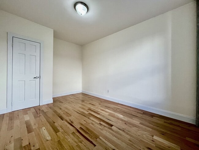 709 W 176th St, Unit 4F in New York, NY - Building Photo - Building Photo