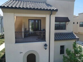 168 Follyhatch in Irvine, CA - Building Photo - Building Photo