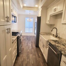 4415 Saugus Ave, Unit #407 in Sherman Oaks, CA - Building Photo - Building Photo