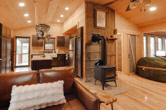 521 Baywood Dr, Unit ID1397963P in Piney Flats, TN - Building Photo - Building Photo