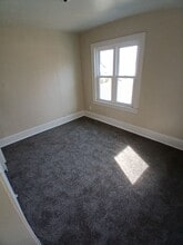 328 Royal Ave in Rockford, IL - Building Photo - Building Photo