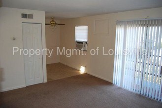 5501 Yucca Ln in Louisville, KY - Building Photo - Building Photo
