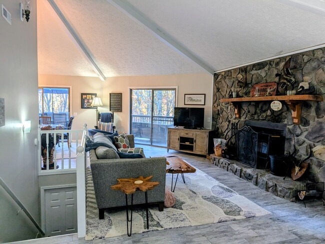 842 Alpine Dr in Dillard, GA - Building Photo - Building Photo