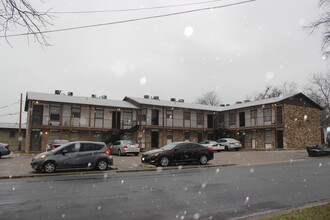 1405 N Gray St in Killeen, TX - Building Photo - Building Photo