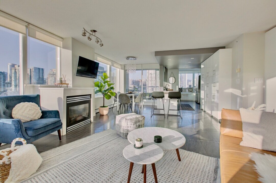 1383 Marinaside Crescent in Vancouver, BC - Building Photo