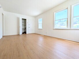 1604 Silver Lake Blvd in Los Angeles, CA - Building Photo