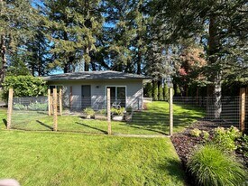 1550 SW Old Sheridan Rd in McMinnville, OR - Building Photo