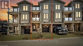 10 Birmingham Dr in Cambridge, ON - Building Photo