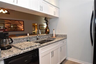 1703 Pelican Cove Rd in Sarasota, FL - Building Photo - Building Photo