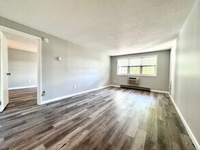 15 Old Colony Ln, Unit 4 in Arlington, MA - Building Photo - Building Photo