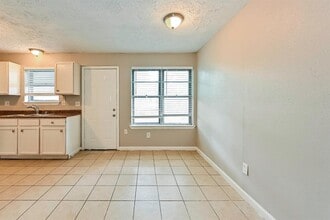 8519 Avington Rd in La Porte, TX - Building Photo - Building Photo