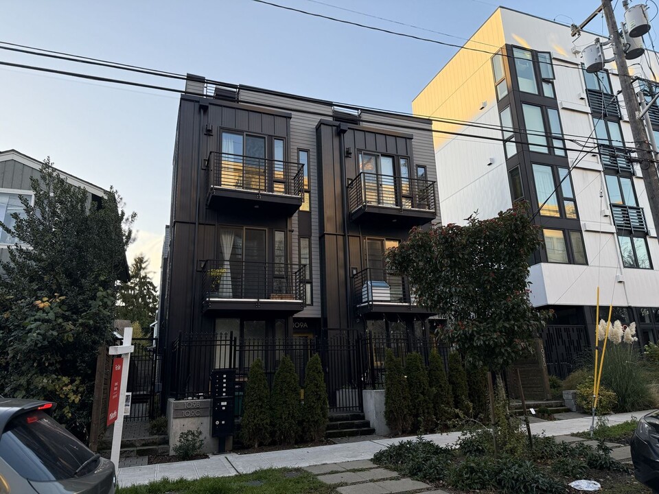 109 22nd Ave E in Seattle, WA - Building Photo