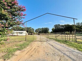 105 Wood River Rd in Millsap, TX - Building Photo