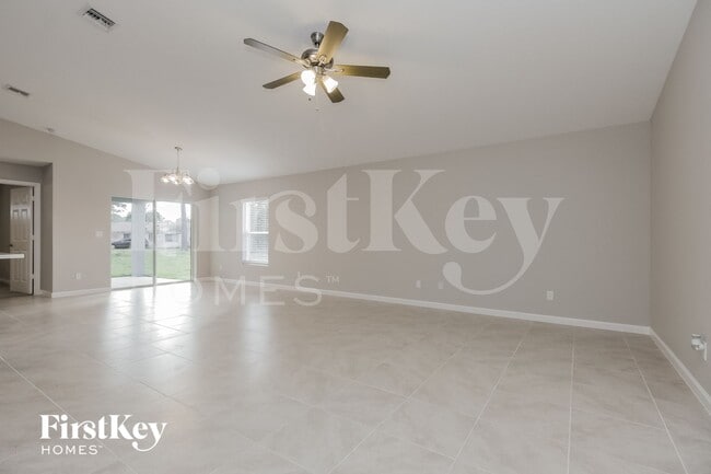 1182 Jaslo St SE in Palm Bay, FL - Foto de edificio - Building Photo