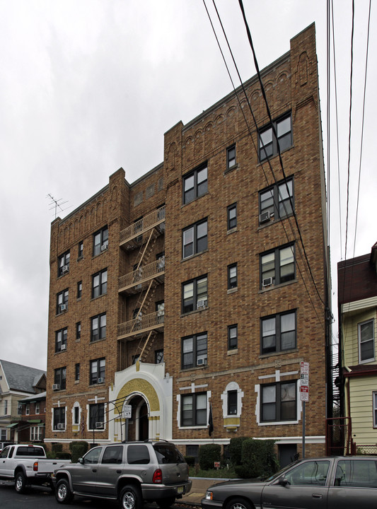 107-111 Garrison Ave in Jersey City, NJ - Building Photo