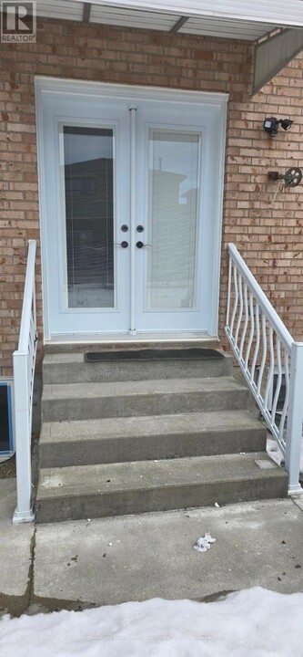 47 Jade Crescent in Brampton, ON - Building Photo