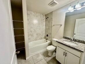 2213 NW 9th St in Cape Coral, FL - Building Photo - Building Photo