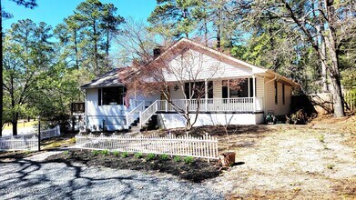 1720 Longleaf Dr E in Pinehurst, NC - Building Photo - Building Photo